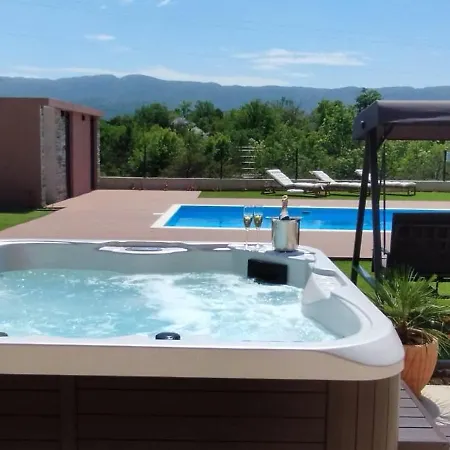 Sky D 9&1 With Tennis Court And Heated Pool *