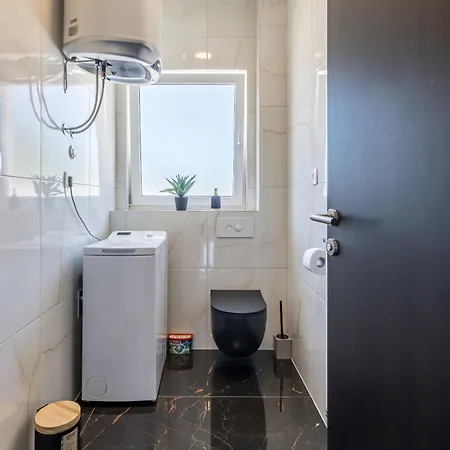 Sky D 9&1 With Tennis Court And Heated Pool Villa *