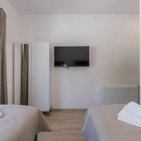 Sky D 9&1 With Tennis Court And Heated Pool *
