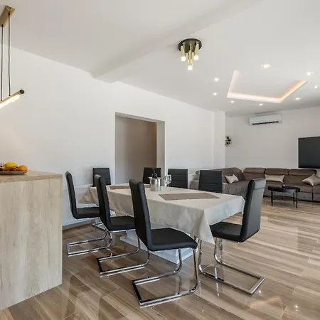 Villa Sky D 9&1 With Tennis Court And Heated Pool *
