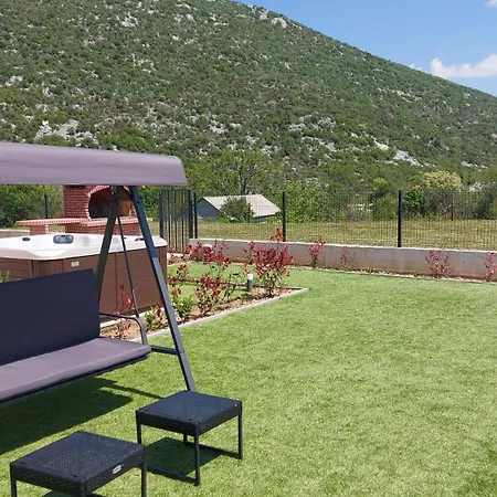 Sky D 9&1 With Tennis Court And Heated Pool Villa *