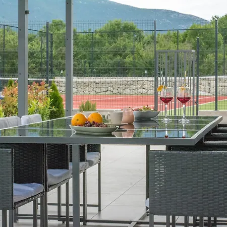 Sky D 9&1 With Tennis Court And Heated Pool Villa *