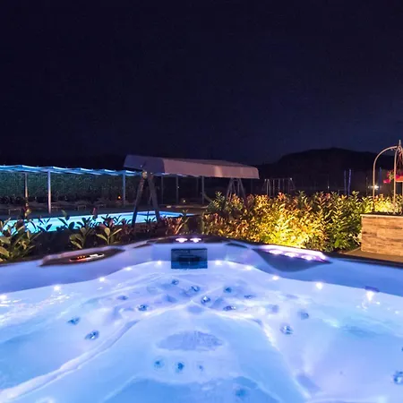 Sky D 9&1 With Tennis Court And Heated Pool Villa *