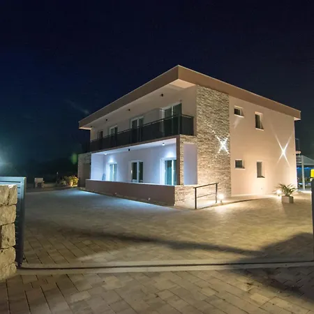 Villa Sky D 9&1 With Tennis Court And Heated Pool *