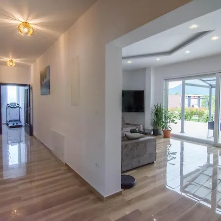 Sky D 9&1 With Tennis Court And Heated Pool * Omis