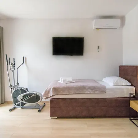 Sky D 9&1 With Tennis Court And Heated Pool *
