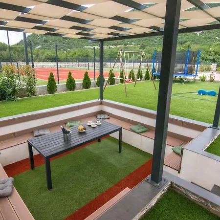 Sky D 9&1 With Tennis Court And Heated Pool Villa Omis